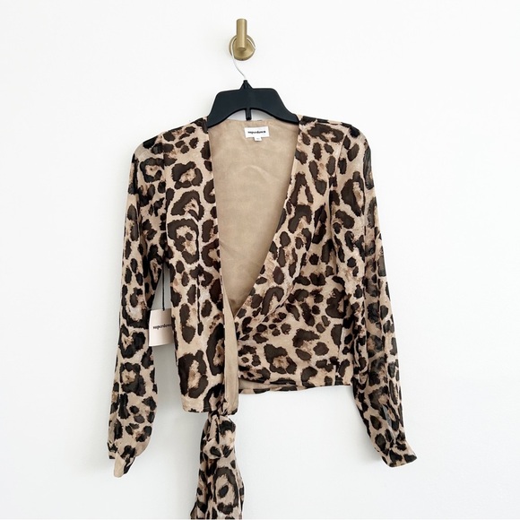 NEW Superdown Gemini Leopard Long Sleeve Wrap Blouse Size XS - Picture 5 of 9